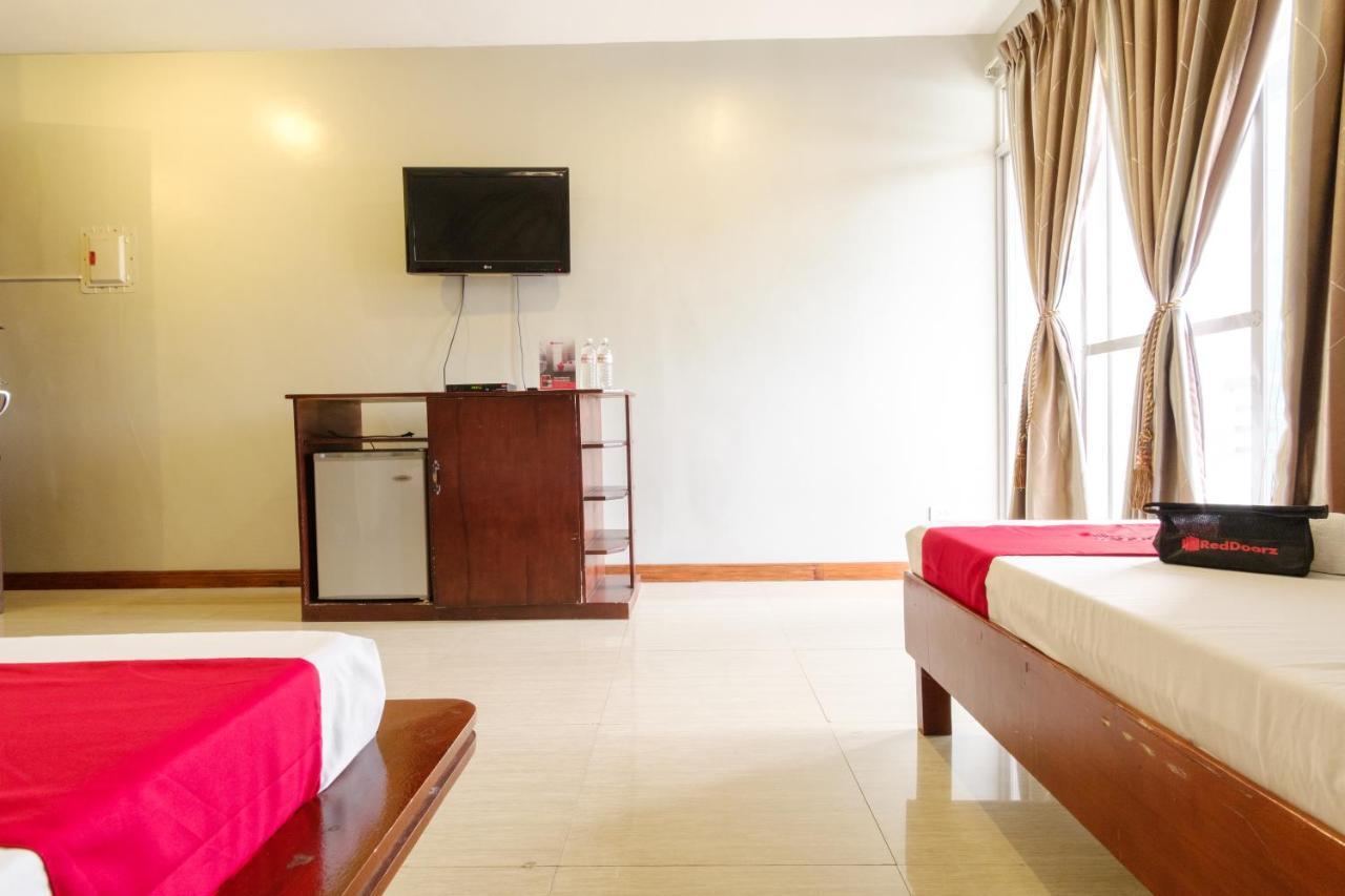 Reddoorz Near Camp Montelibano Hotel Bacolod Bagian luar foto