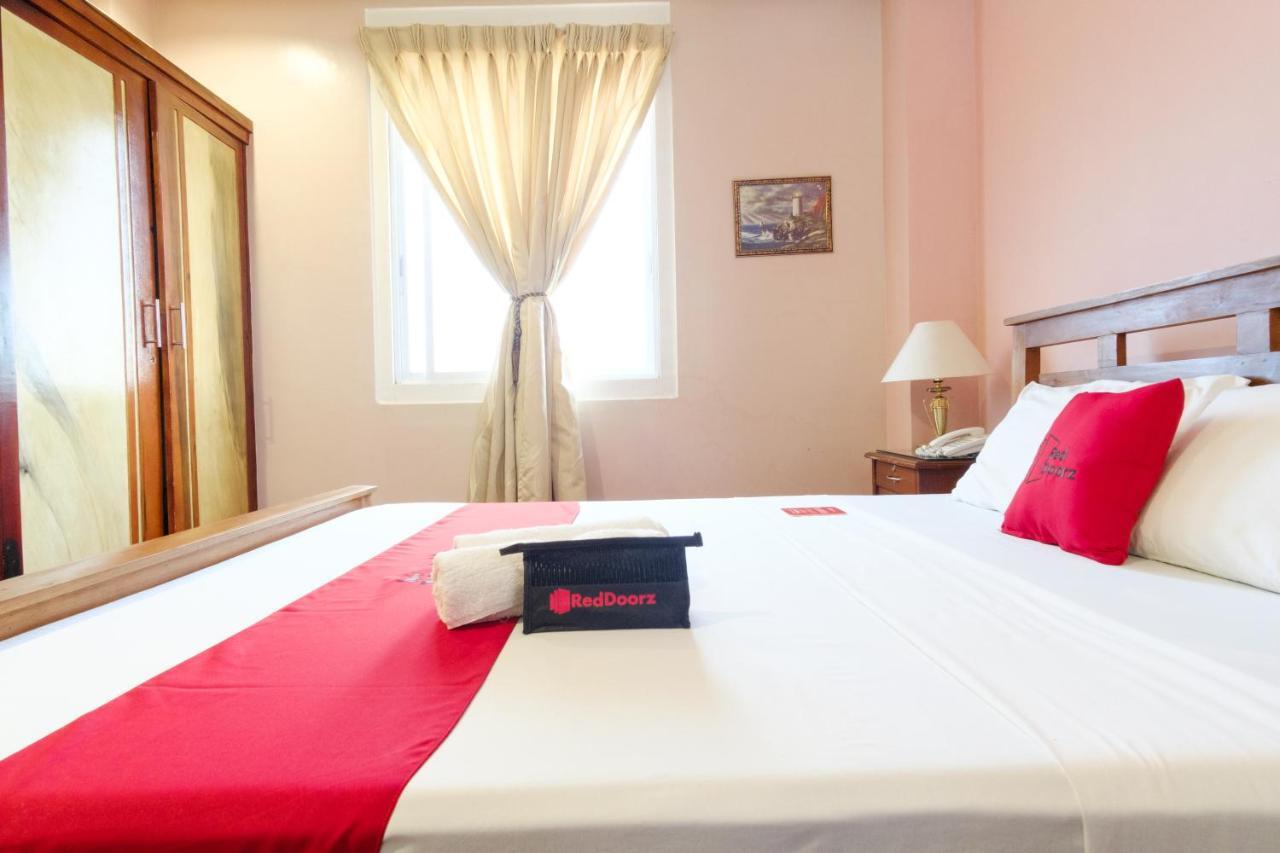 Reddoorz Near Camp Montelibano Hotel Bacolod Bagian luar foto